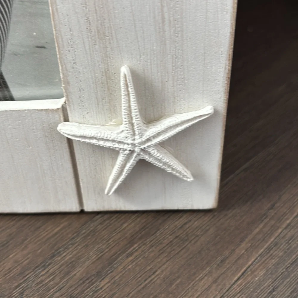 Young’s Inc, White Wash wood easel picture frame,seashell,star fish,beads,tassel
